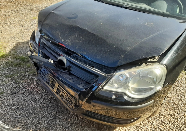 Volkswagen Polo cena 2200 przebieg: 125000, rok produkcji 2007 z Nasielsk małe 121